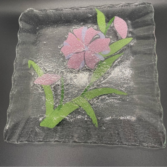 Fused Glass "Day Lily " Square Plate in excellent condition! No chips or cracks - Picture 4 of 4